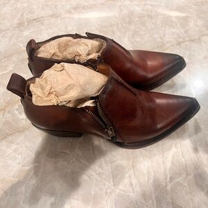 Frye Sacha Moto Shootie Cognac | Brown Leather | 6.5